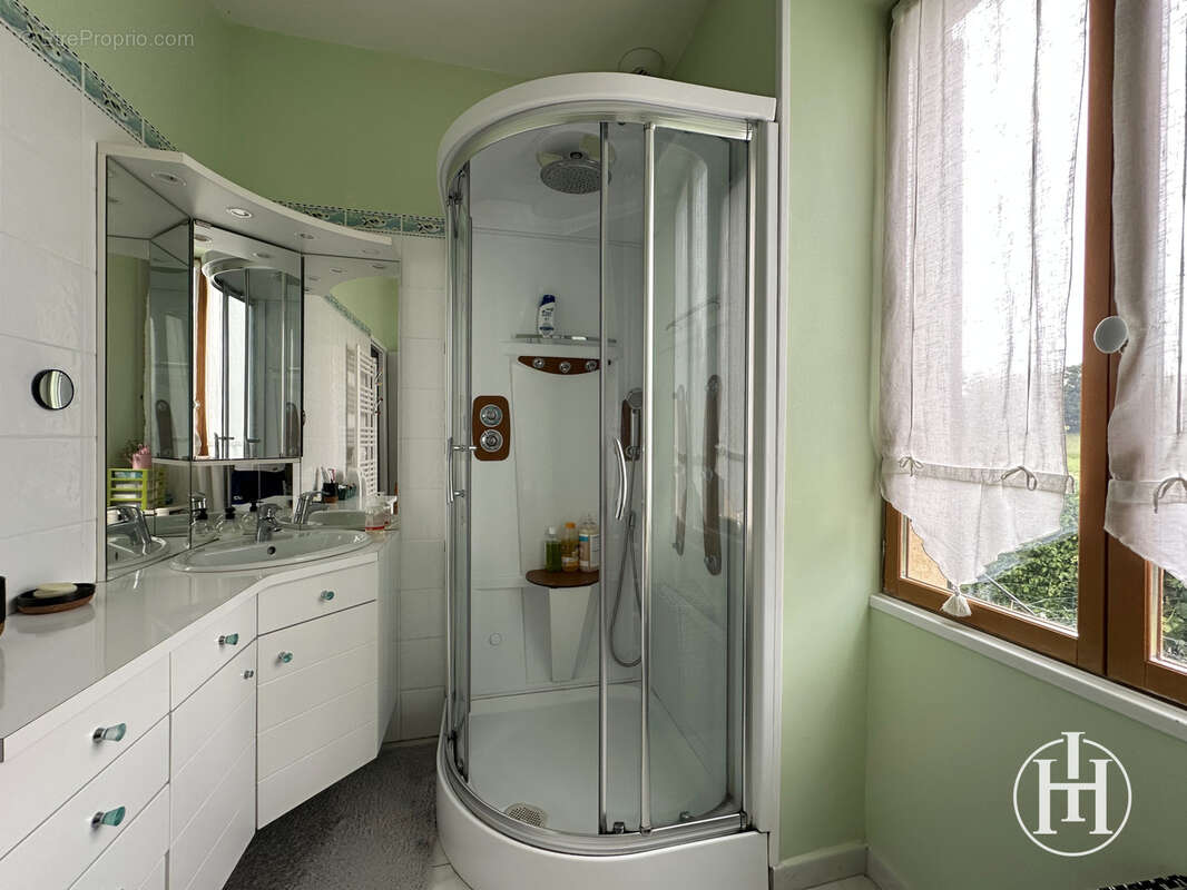 Maison à SAINT-PIERRE-LES-ETIEUX