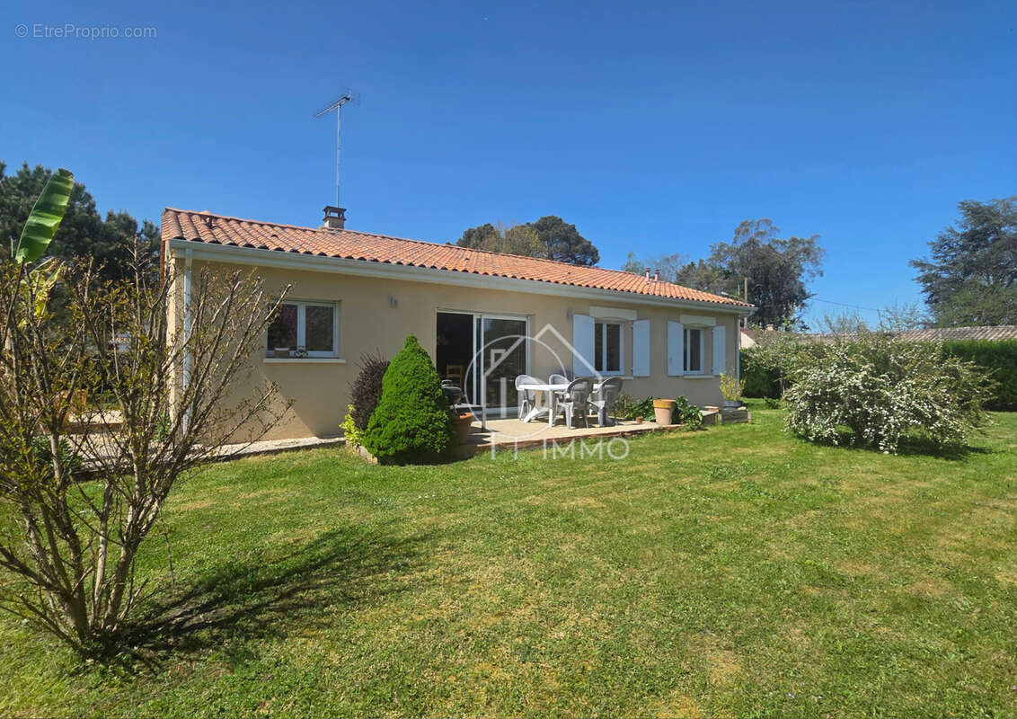 Maison à MONTPON-MENESTEROL