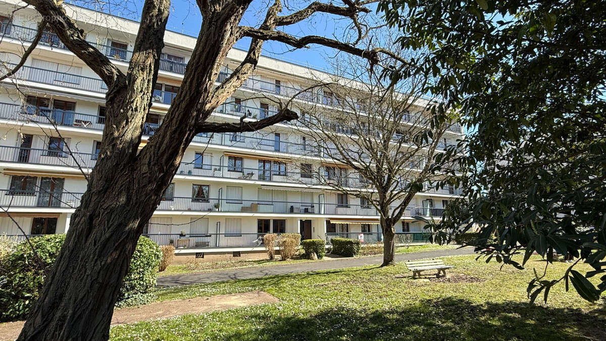 Appartement à CORBEIL-ESSONNES