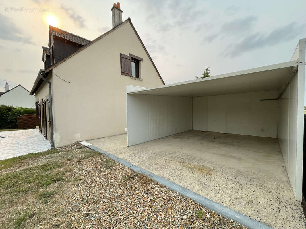 Maison à NEUILLE-PONT-PIERRE