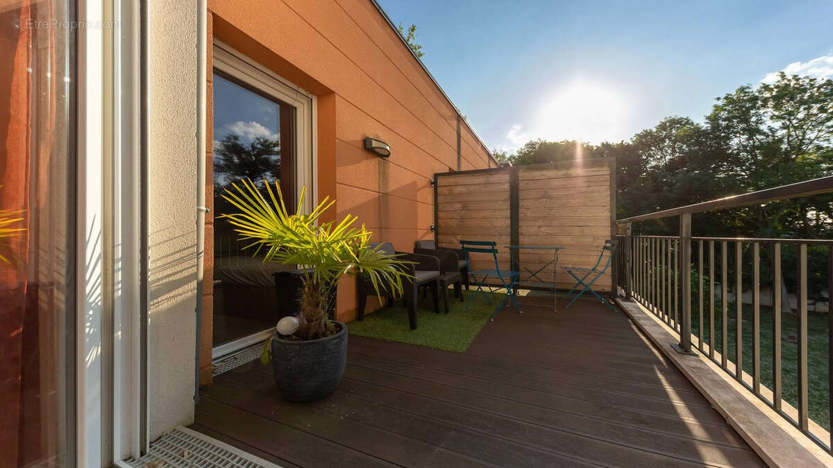 Appartement à EMERAINVILLE