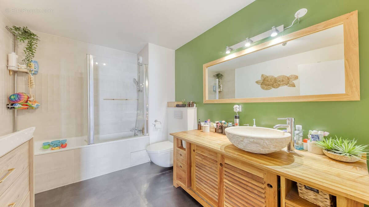 Appartement à EMERAINVILLE