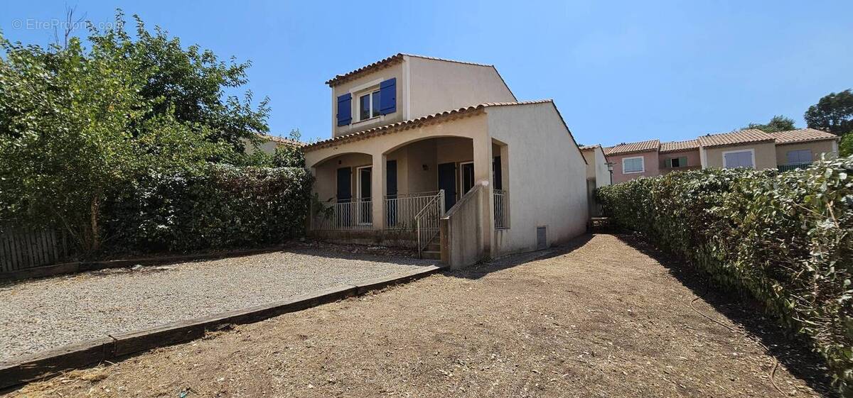 Autre à ROQUEBRUNE-SUR-ARGENS