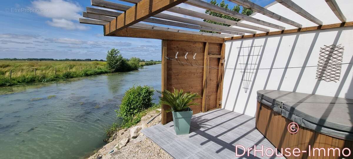 Maison à LE POIRE-SUR-VELLUIRE