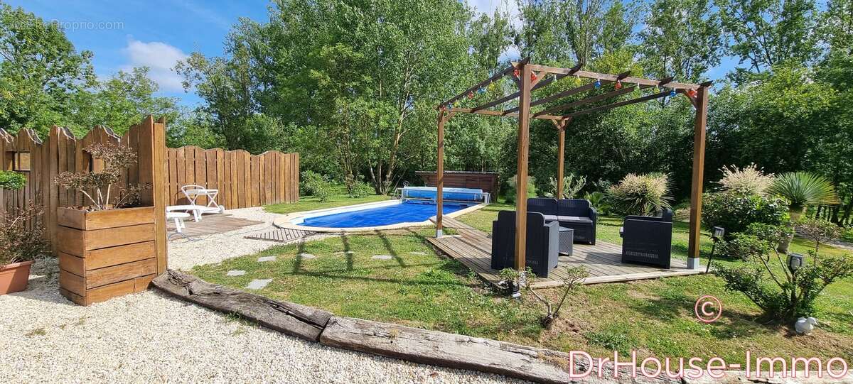 Maison à LE POIRE-SUR-VELLUIRE