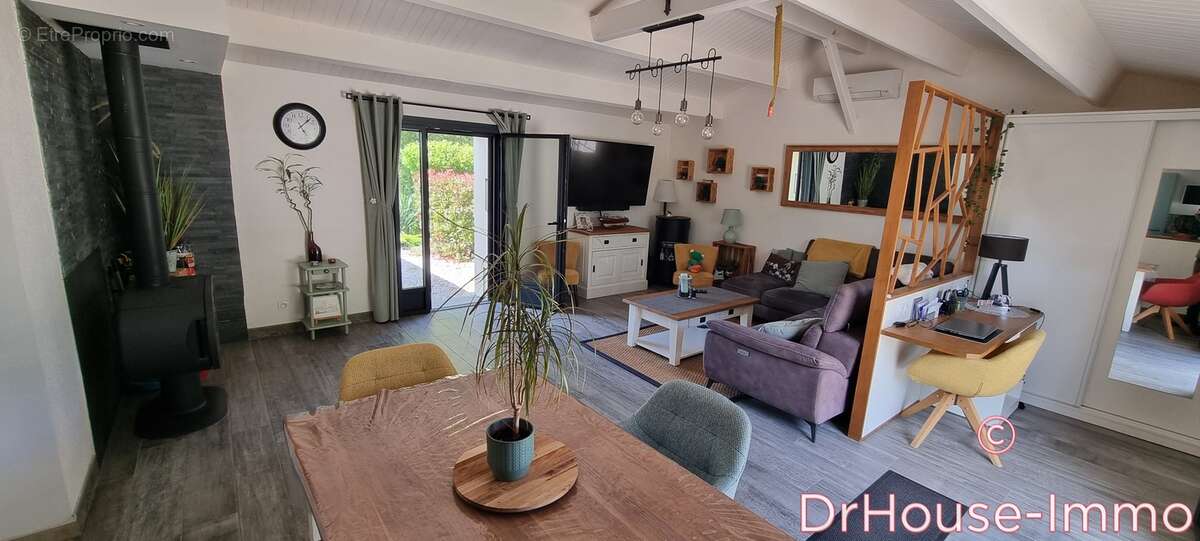 Maison à LE POIRE-SUR-VELLUIRE