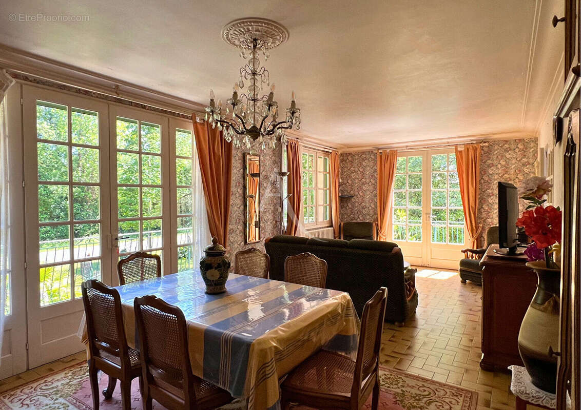 Maison à SAINT-URBAIN