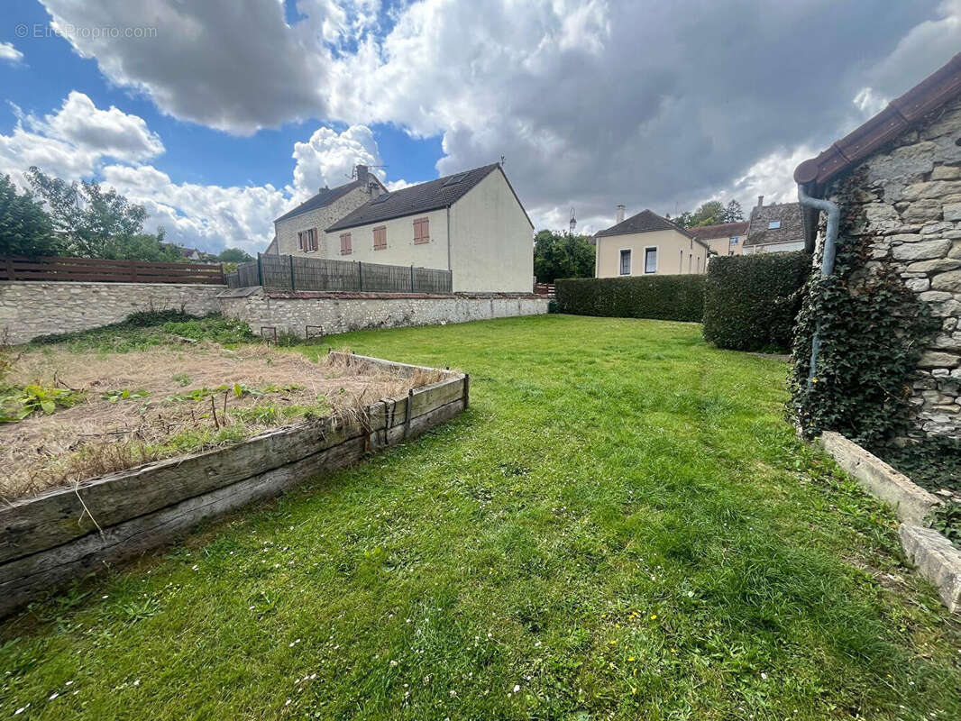 Commerce à GUERVILLE