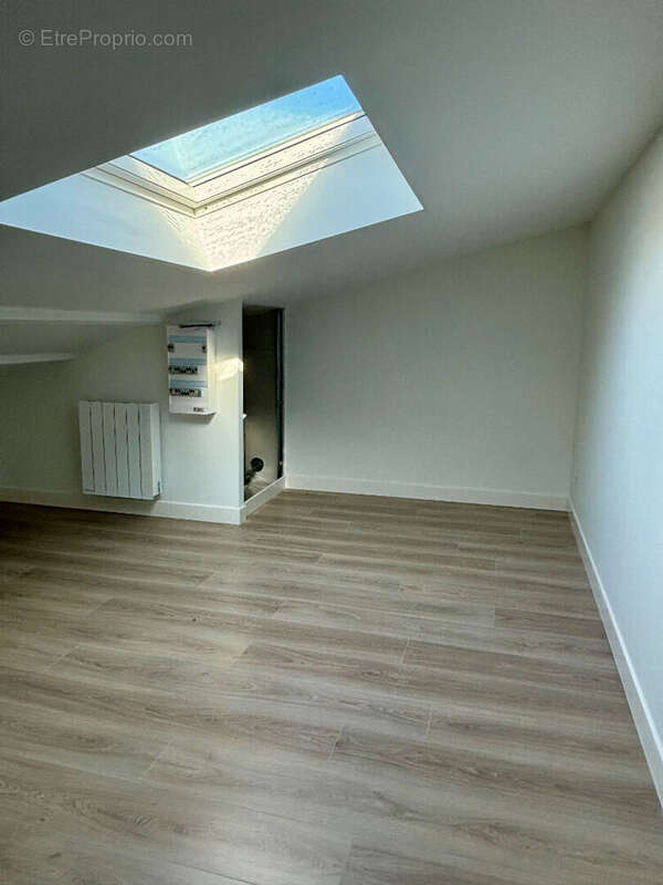 Maison à SAINT-LAURENT-DE-LA-PREE