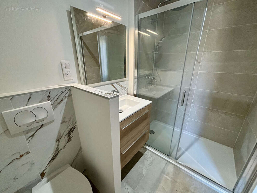 Maison à SAINT-LAURENT-DE-LA-PREE