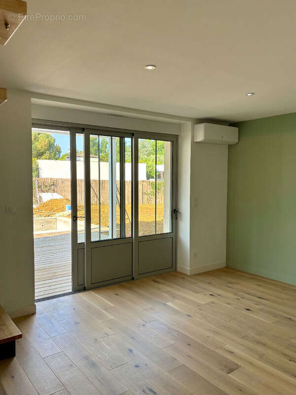 Maison à SAINT-LAURENT-DE-LA-PREE