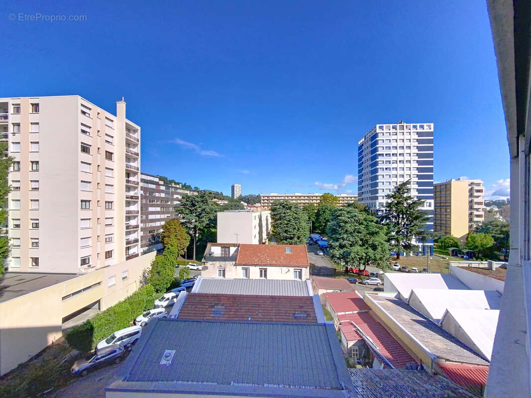 Appartement à SAINT-ETIENNE