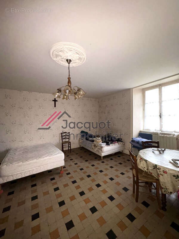 Maison à CHAMPAGNOLE