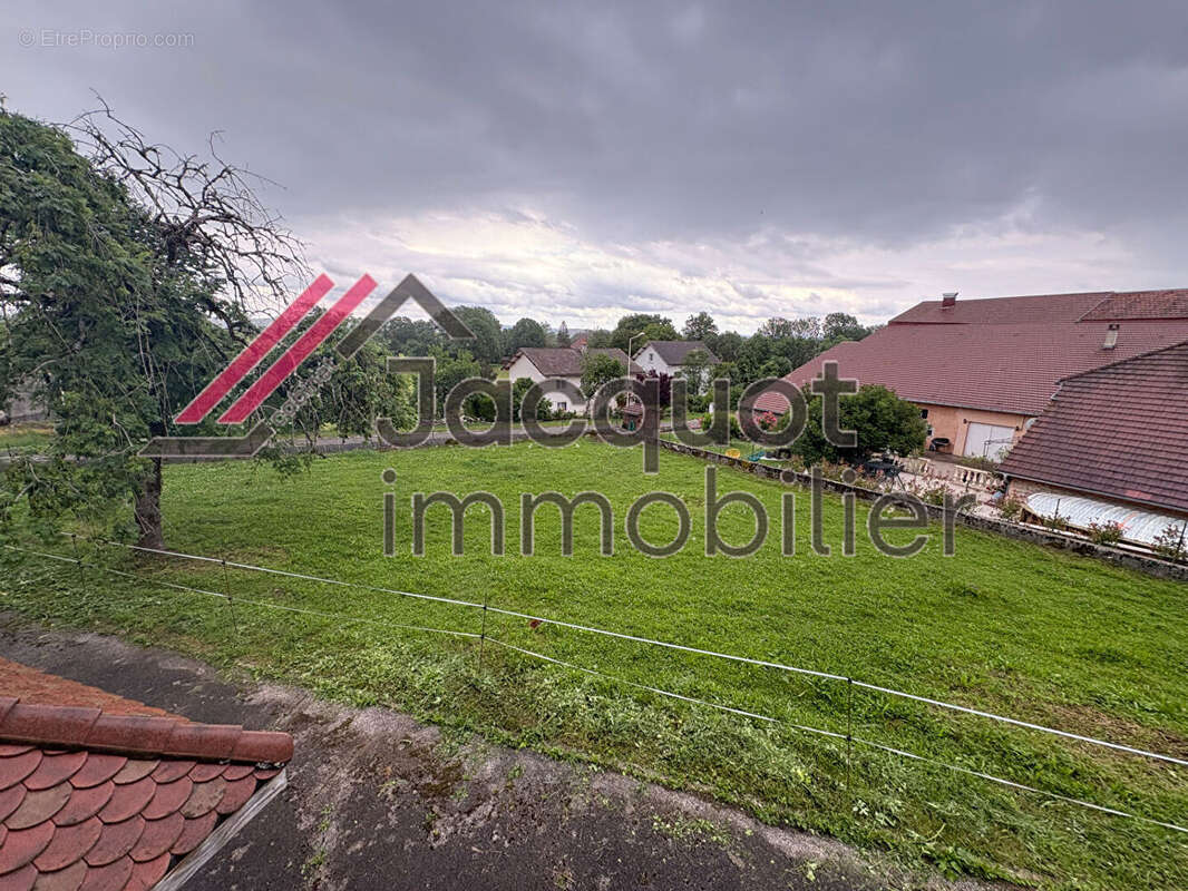 Maison à CHAMPAGNOLE