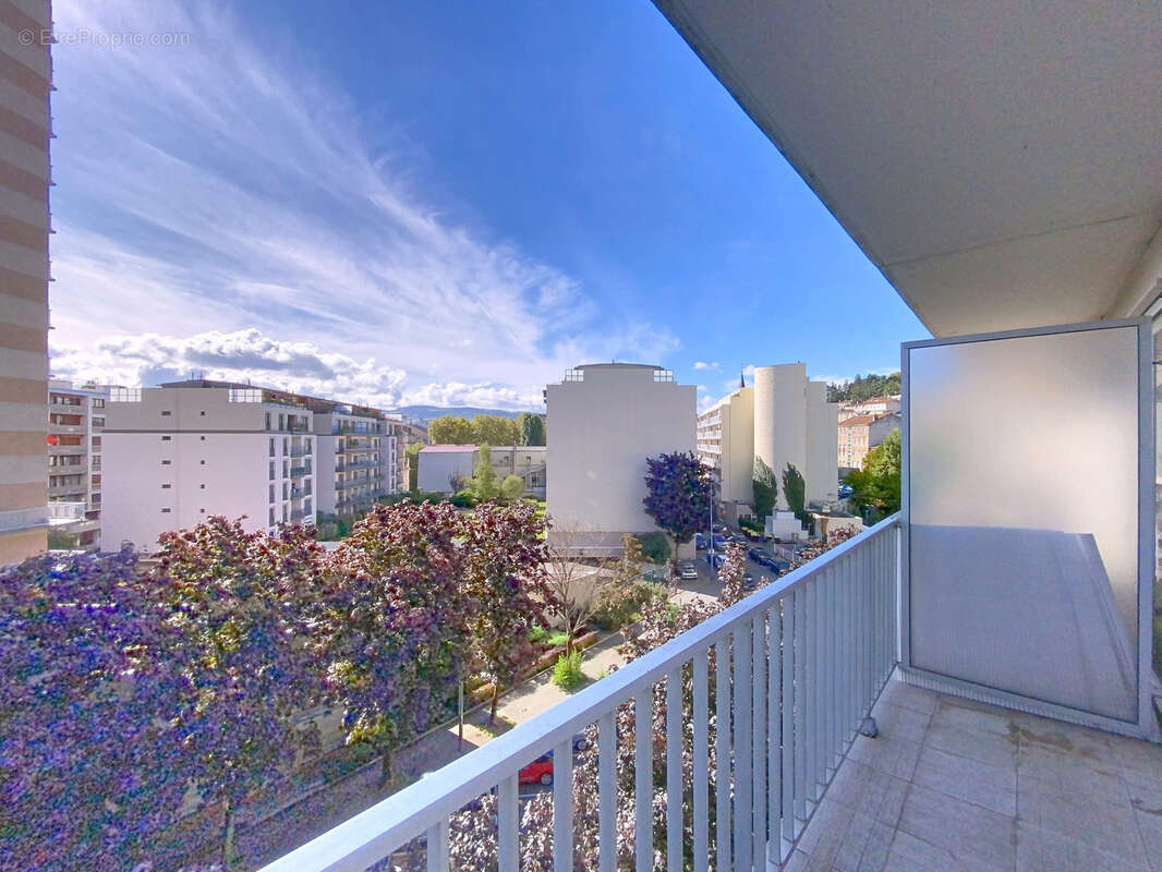 Appartement à SAINT-ETIENNE