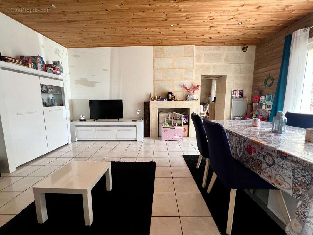 Photo 3 - Maison à IZON