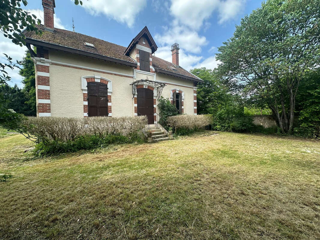 Maison à SAINT-PARRES-LES-VAUDES