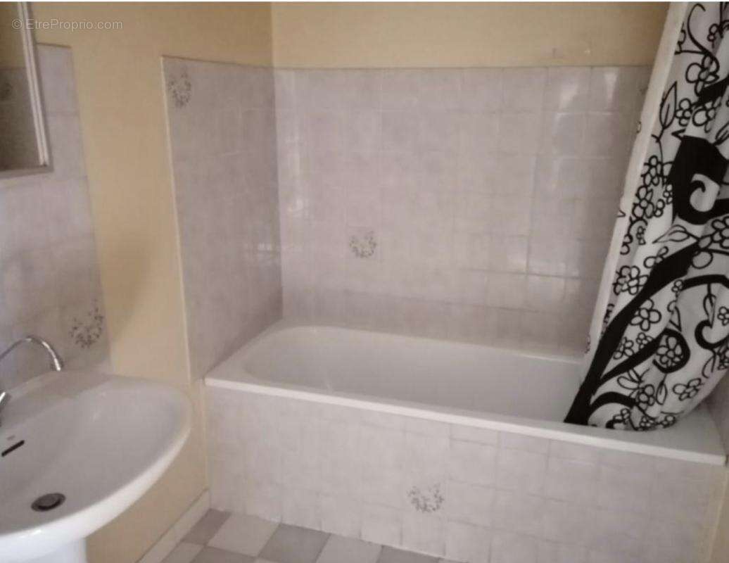 Appartement à MARSEILLE-1E