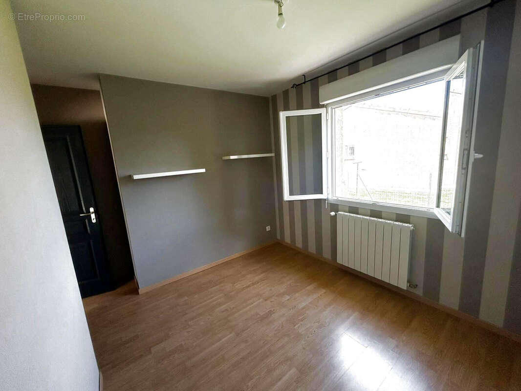 Maison à LA TOUR-DU-CRIEU