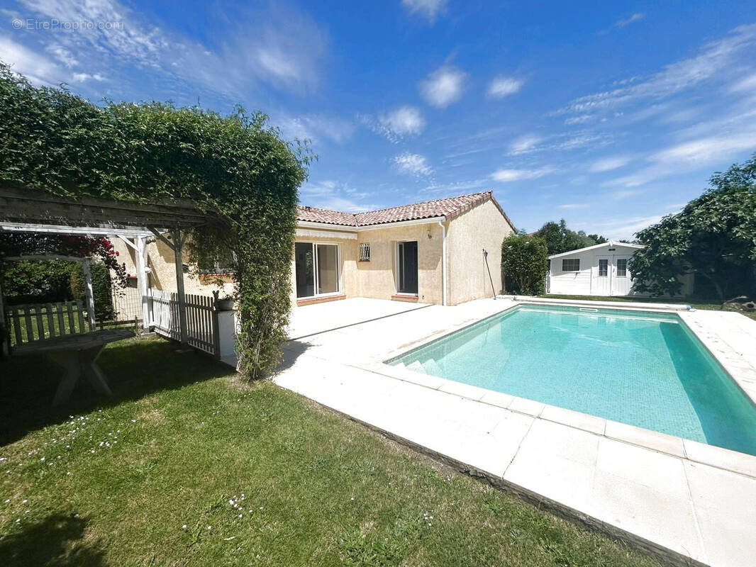 Maison à LA TOUR-DU-CRIEU