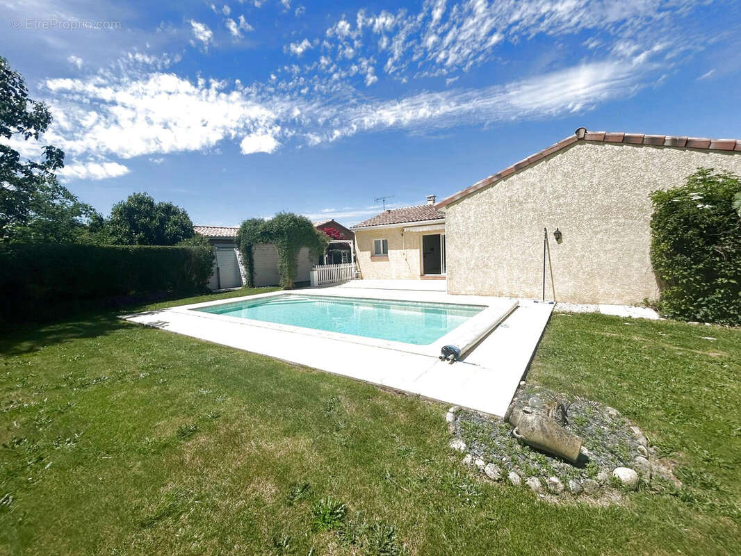 Maison à LA TOUR-DU-CRIEU