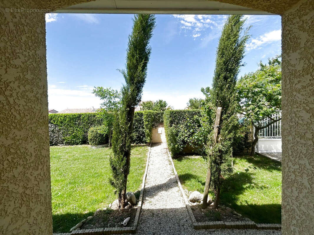 Maison à LA TOUR-DU-CRIEU