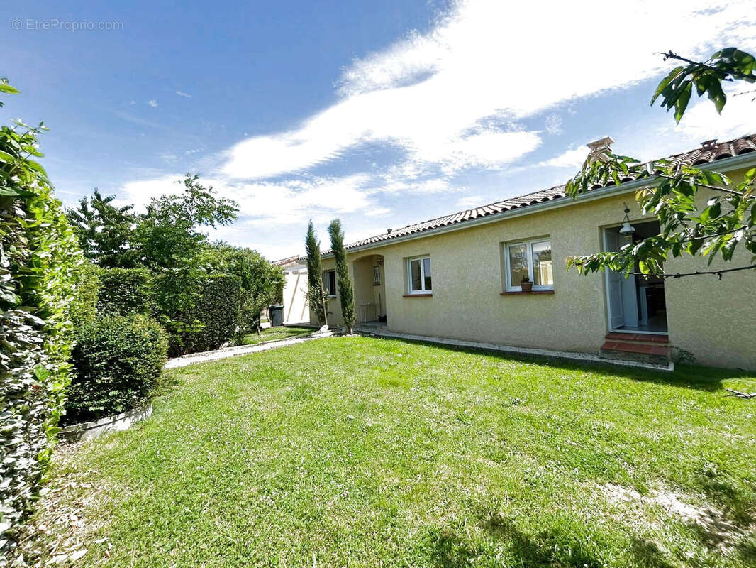 Maison à LA TOUR-DU-CRIEU