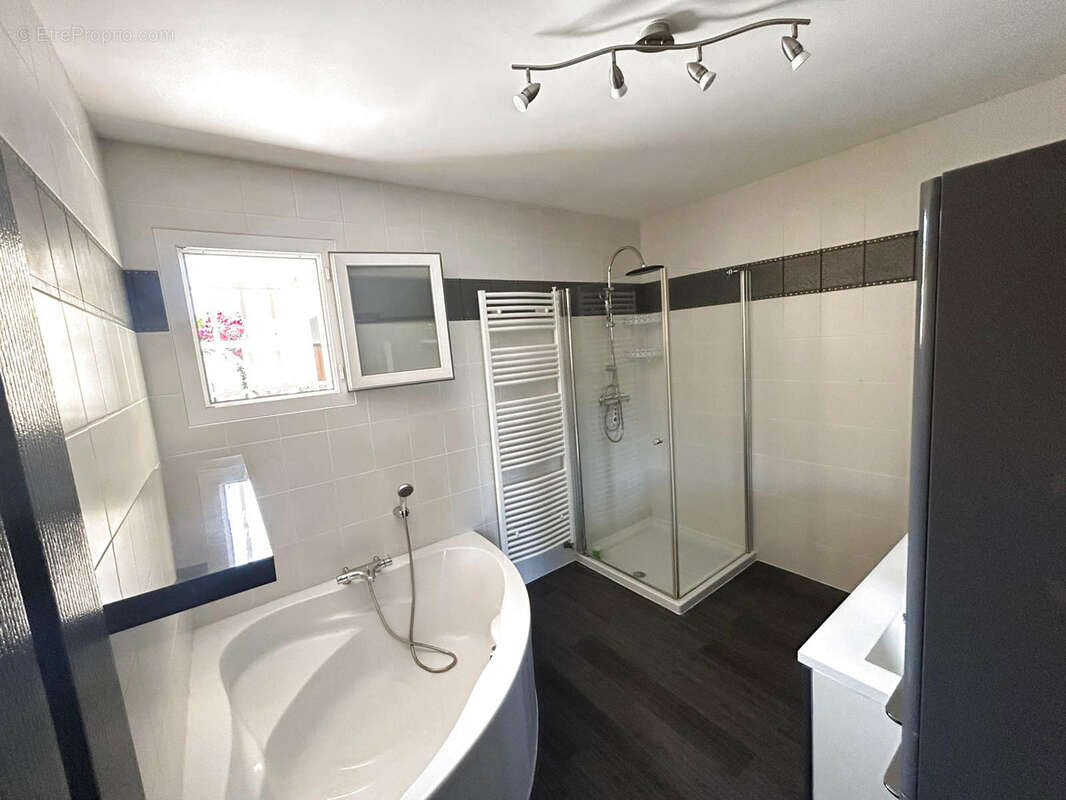 Maison à LA TOUR-DU-CRIEU