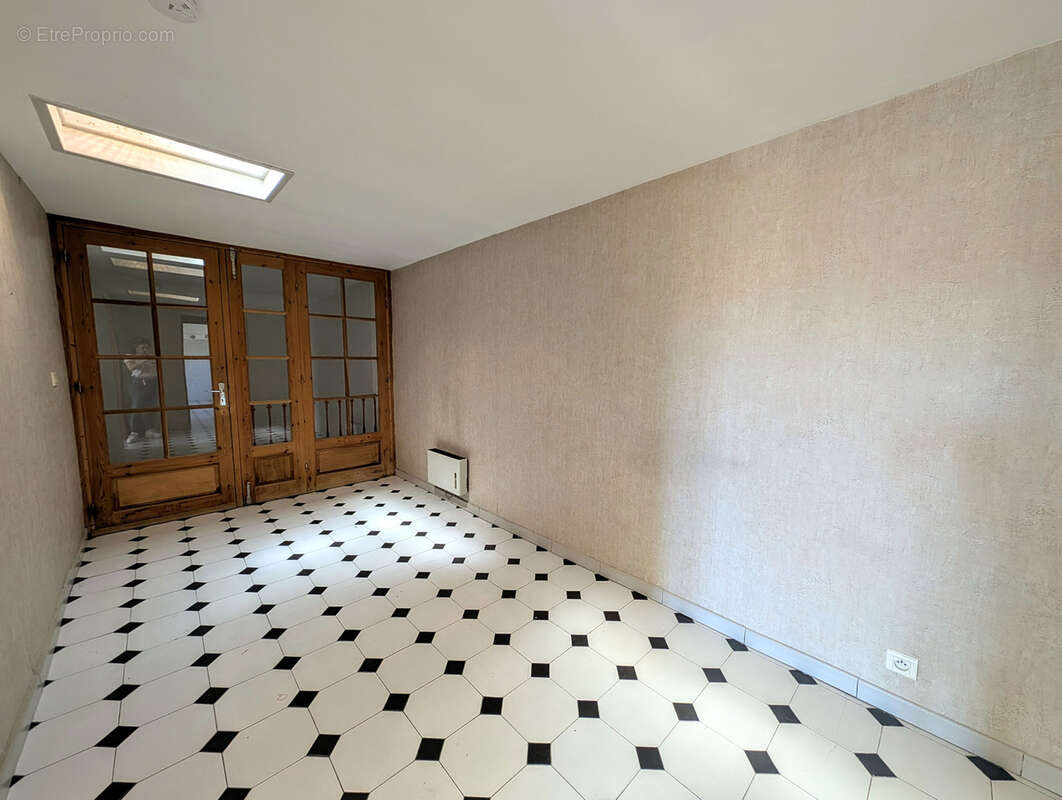 Appartement à LEZIGNAN-CORBIERES