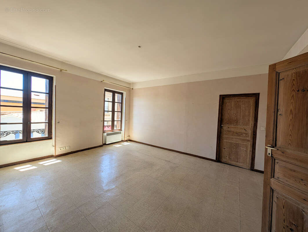 Appartement à LEZIGNAN-CORBIERES