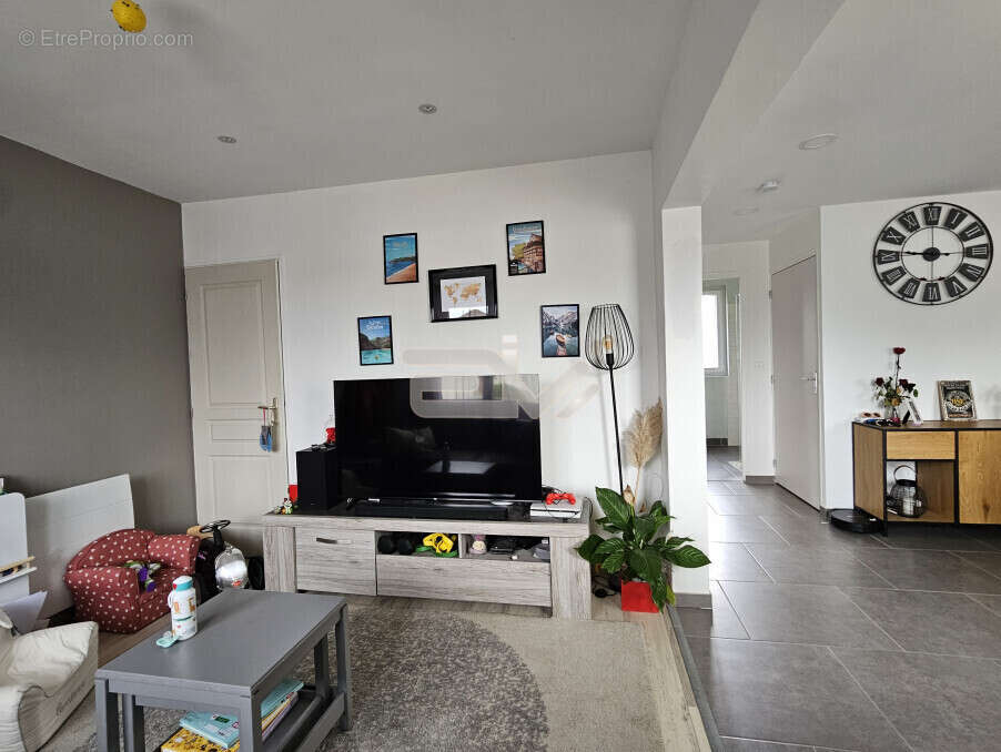 Maison à VAILLY-SUR-AISNE