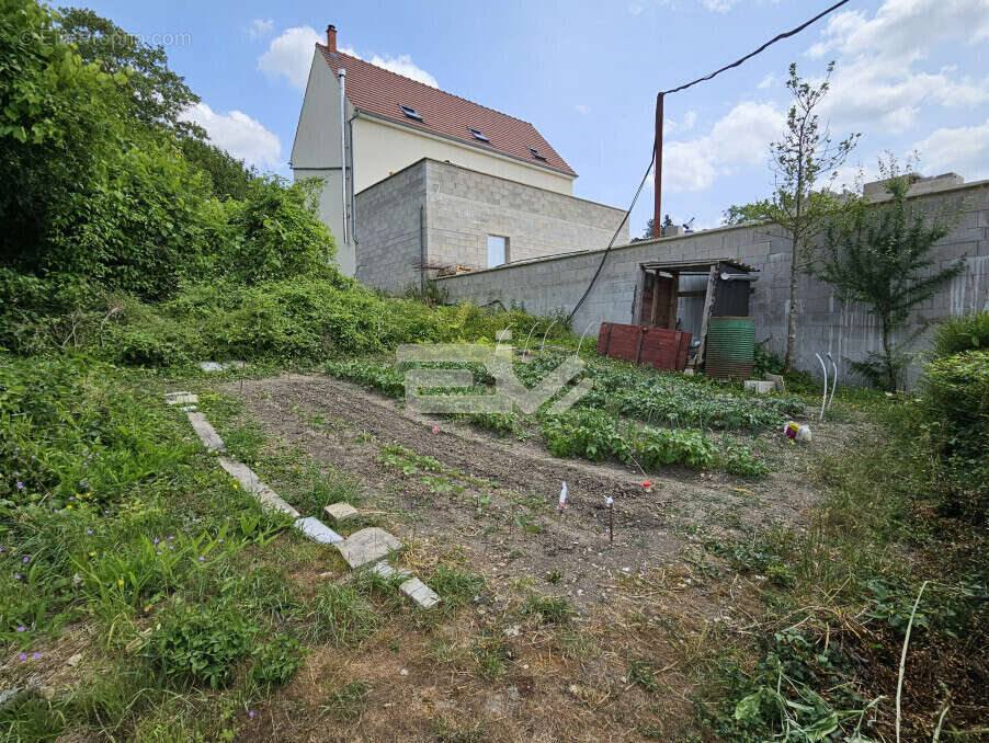 Maison à COULONGES-COHAN