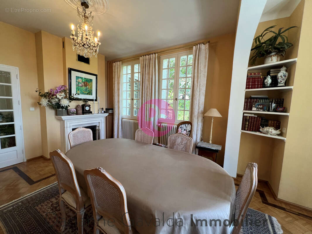 Maison à DECAZEVILLE