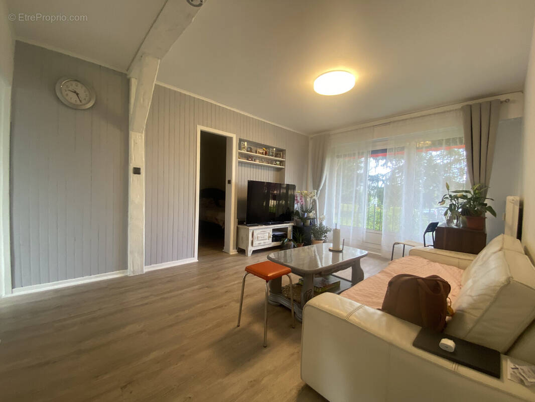 Appartement à AMBILLY