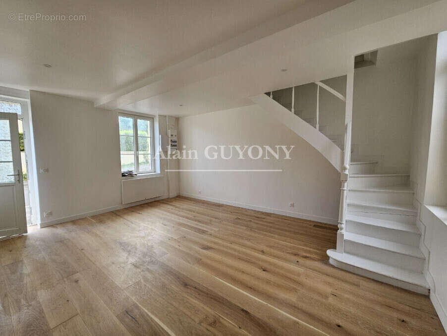 Maison à PONT-L&#039;EVEQUE