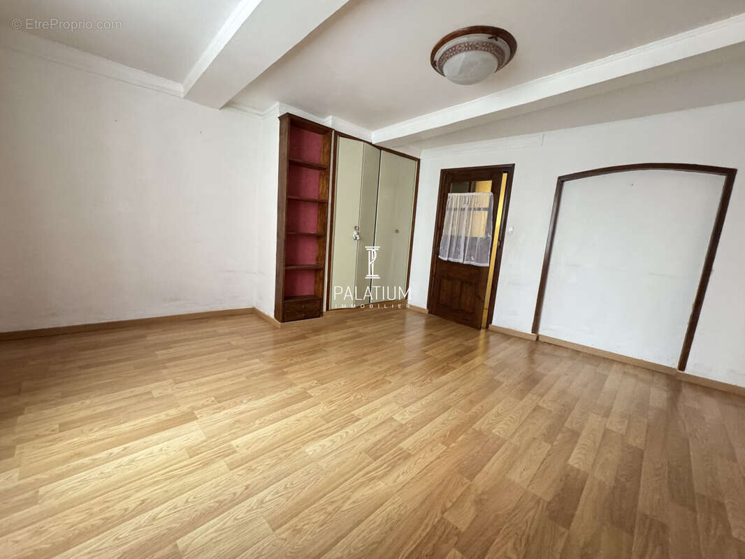 CHAMBRE - Maison à VALENSOLE