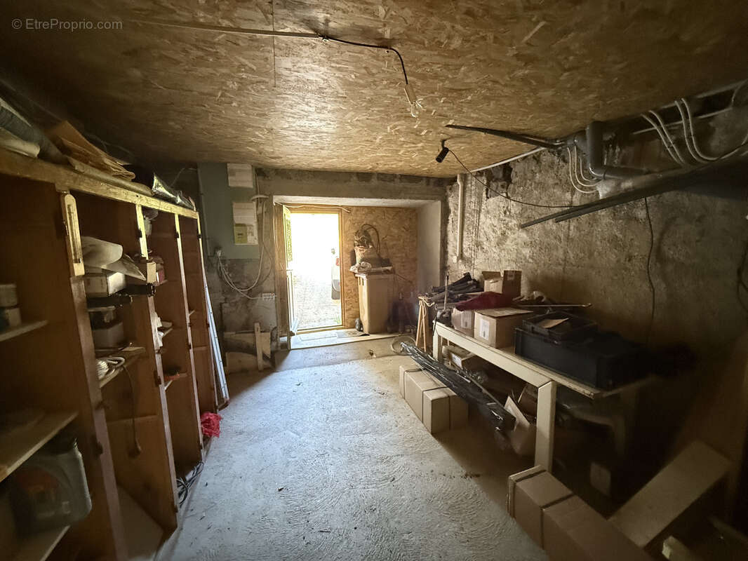 Maison à SAINT-JULIEN-CHAPTEUIL