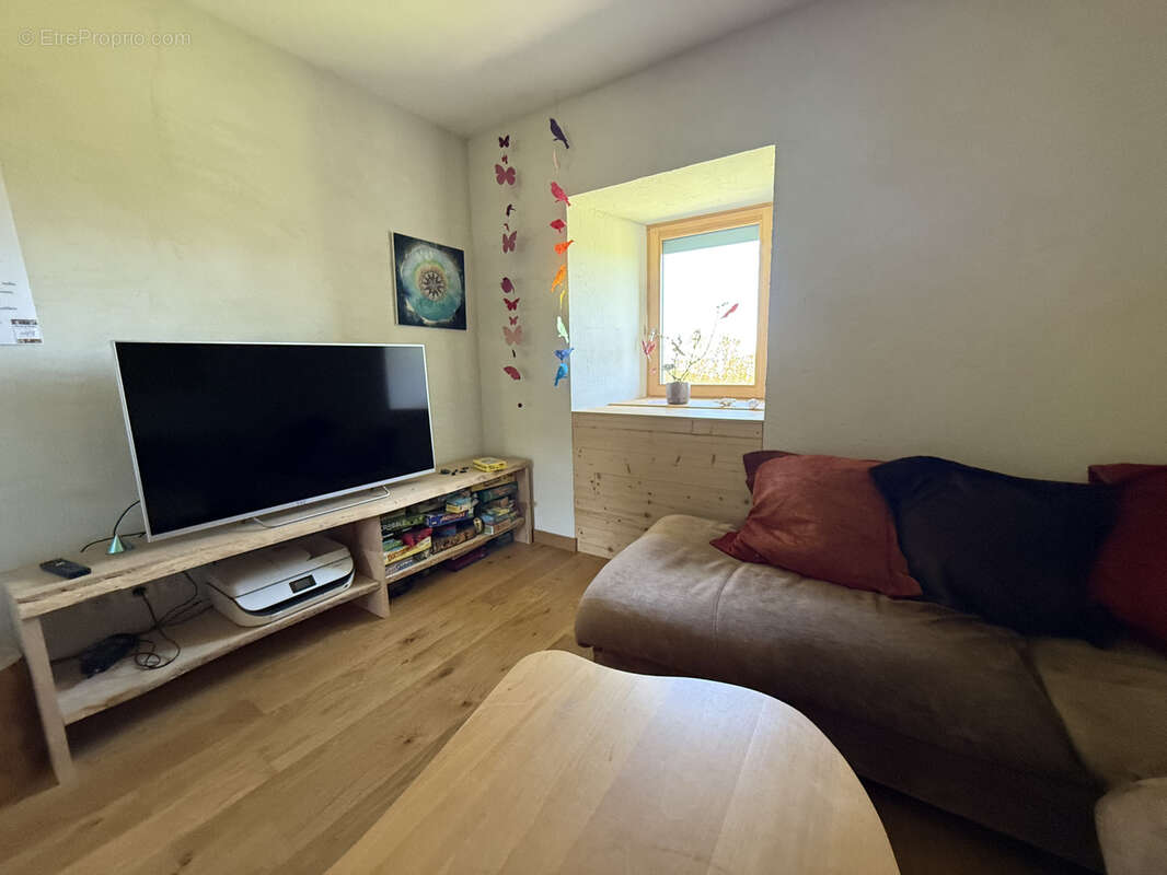 Maison à SAINT-JULIEN-CHAPTEUIL