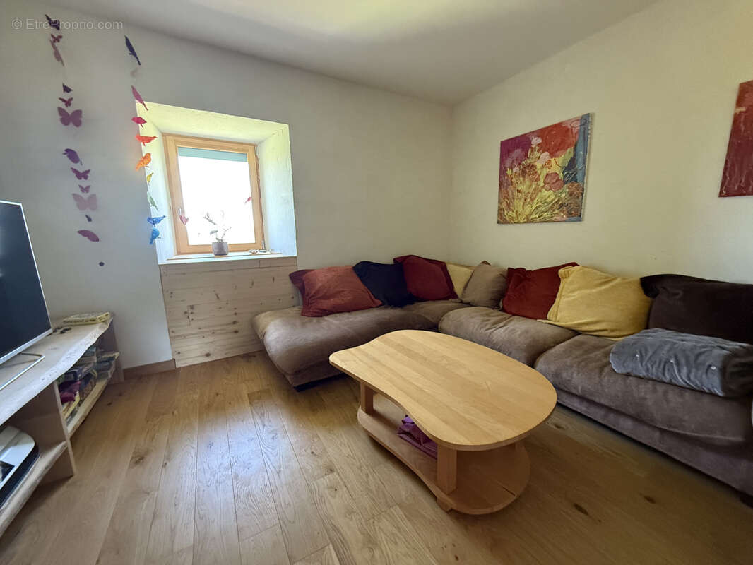 Maison à SAINT-JULIEN-CHAPTEUIL