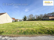 Terrain à SAINT-MAURICE-MONTCOURONNE