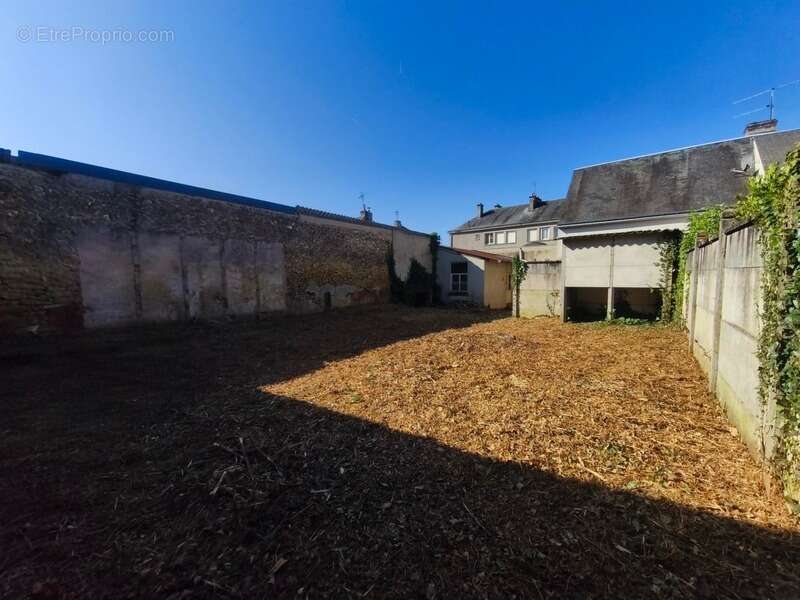Maison à BESSE-SUR-BRAYE