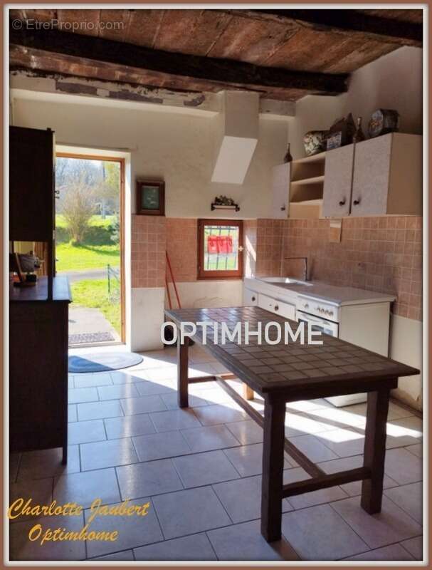 Maison à BLANZAC-PORCHERESSE