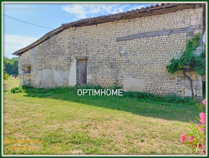 Maison à BLANZAC-PORCHERESSE