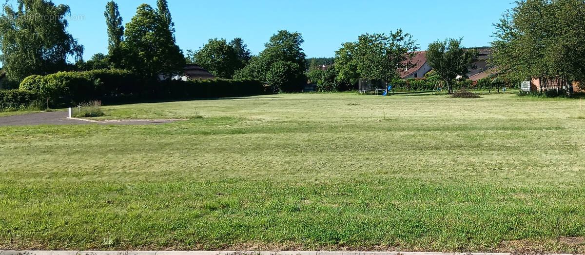 Terrain à MALBOUHANS