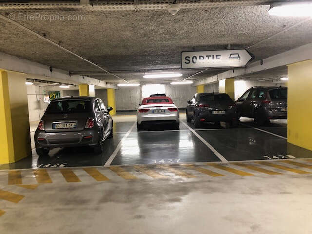 Parking à BORDEAUX