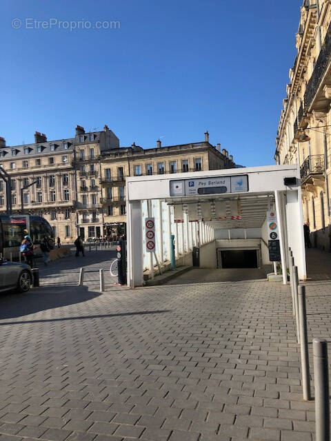 Parking à BORDEAUX