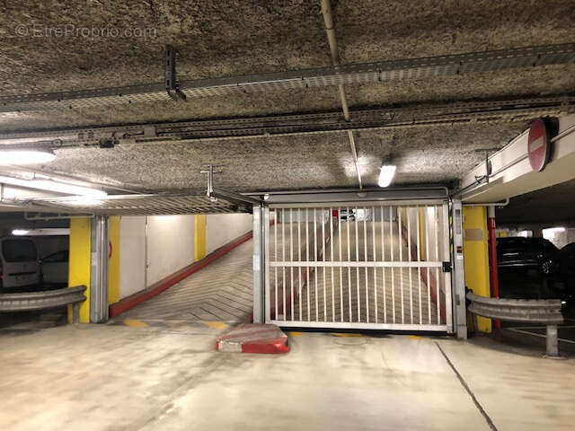 Parking à BORDEAUX