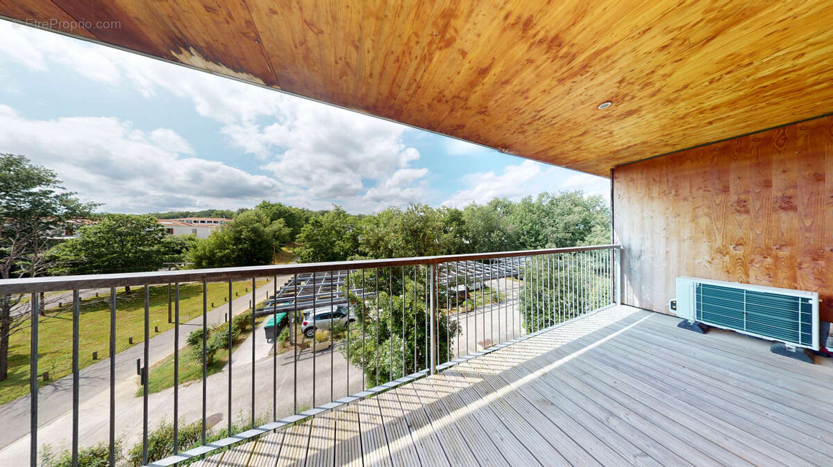 Appartement à CORNEBARRIEU