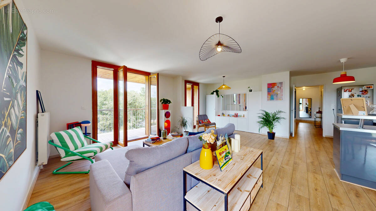 Appartement à CORNEBARRIEU