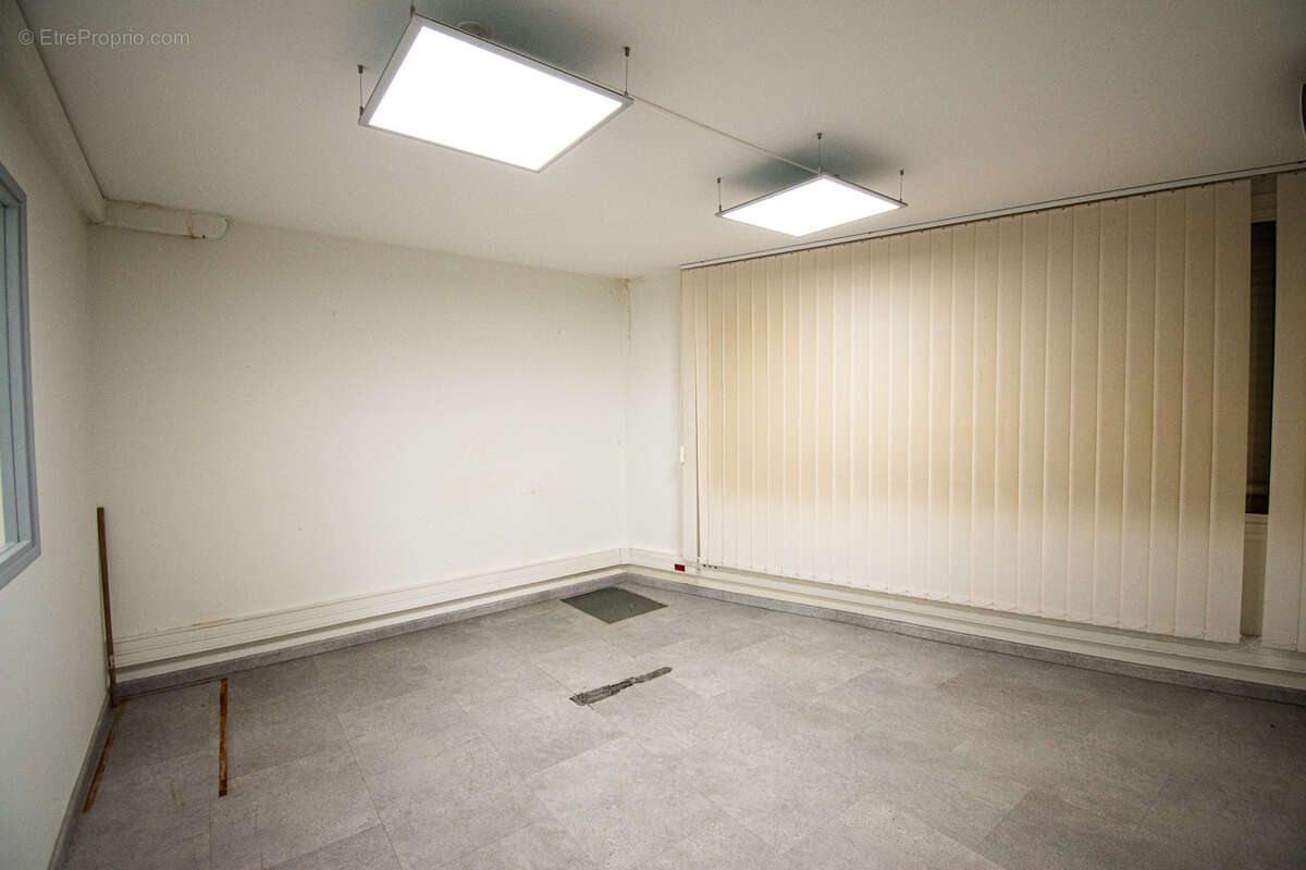 Commerce à SAINT-DENIS